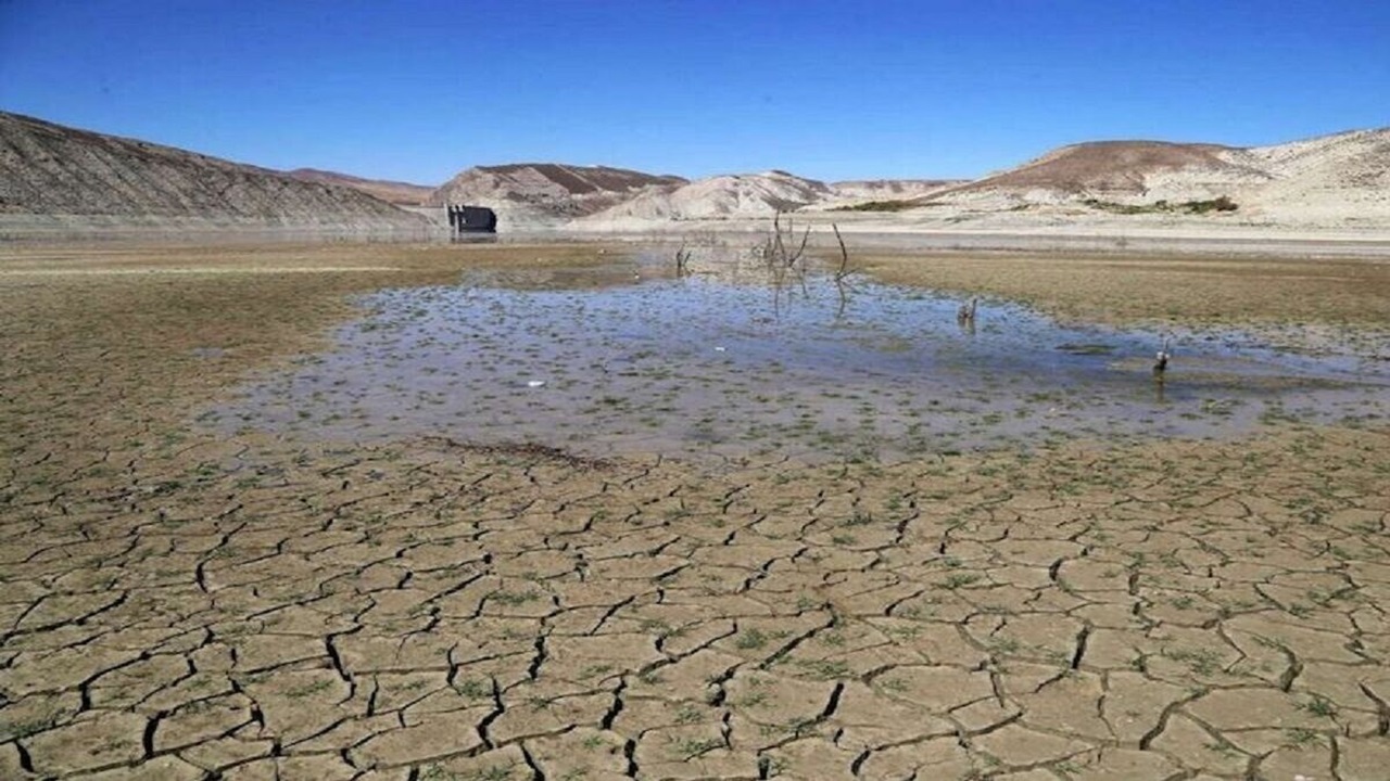 بحران آب در ایران؛ راهکارهای عملی برای مدیریت مصرف در خانه، کشاورزی و صنعت بحران آب در ایران؛ راهکارهای عملی برای مدیریت مصرف در خانه، کشاورزی و صنعت