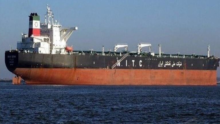 یک نفتکش دیگر تحت تحریم آمریکا از تنگه هرمز عبور کرد