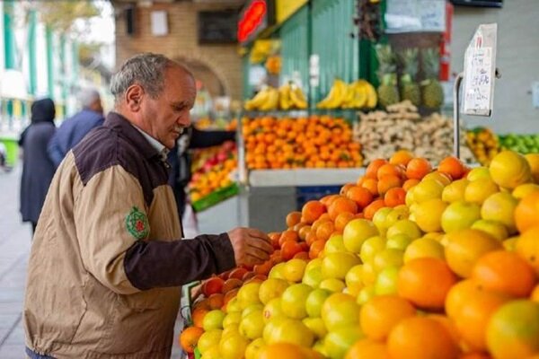 تأمین و توزیع میوه تنظیم بازاری بدون مشکل ادامه دارد تأمین و توزیع میوه تنظیم بازاری بدون مشکل ادامه دارد