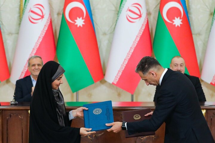 ایران و آذربایجان در حوزه حمل‌ونقل تفاهم‌نامه همکاری امضا کردند