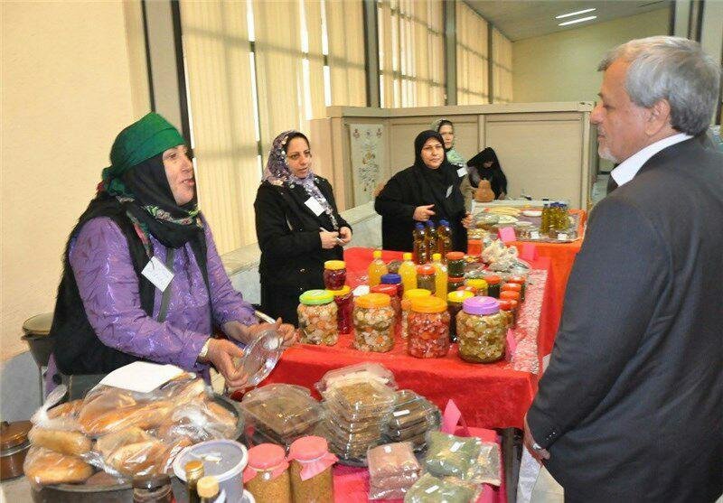 توانمندسازی زنان روستایی و عشایر با تقویت سواد دیجیتال توانمندسازی زنان روستایی و عشایر با تقویت سواد دیجیتال
