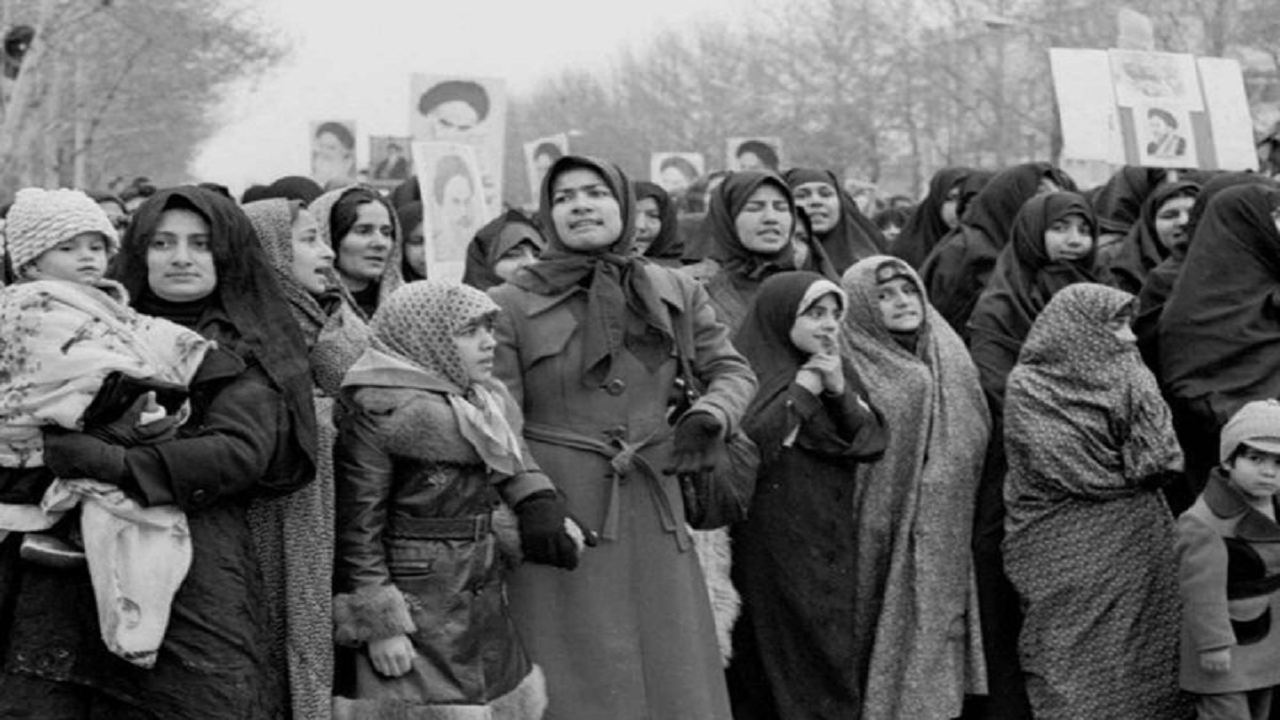 بازخوانی مجاهدتهای زنان از منظر امام خمینی(ره) بازخوانی مجاهدتهای زنان از منظر امام خمینی(ره)
