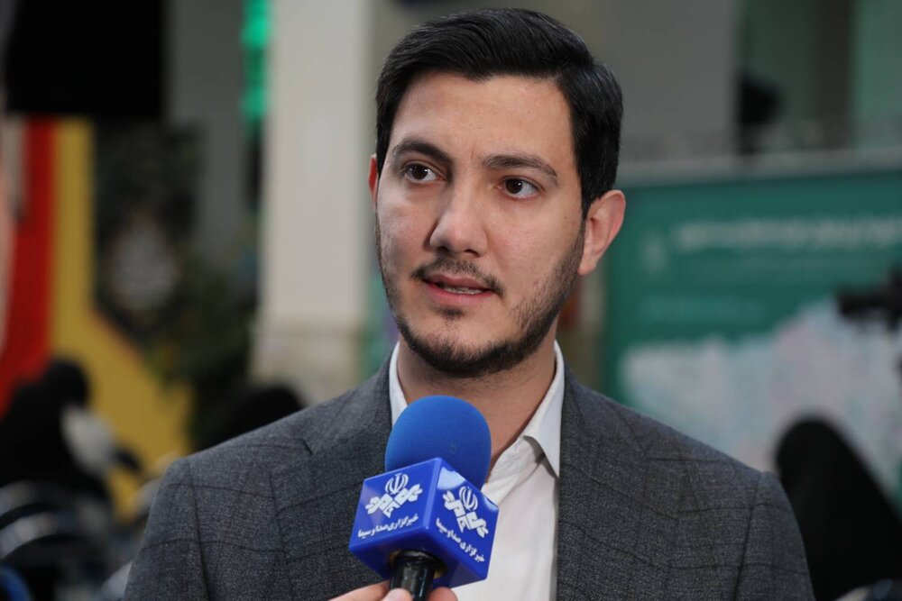 افتتاح ۸ نیروگاه خورشیدی به مناسبت هفته محیط زیست در تهران