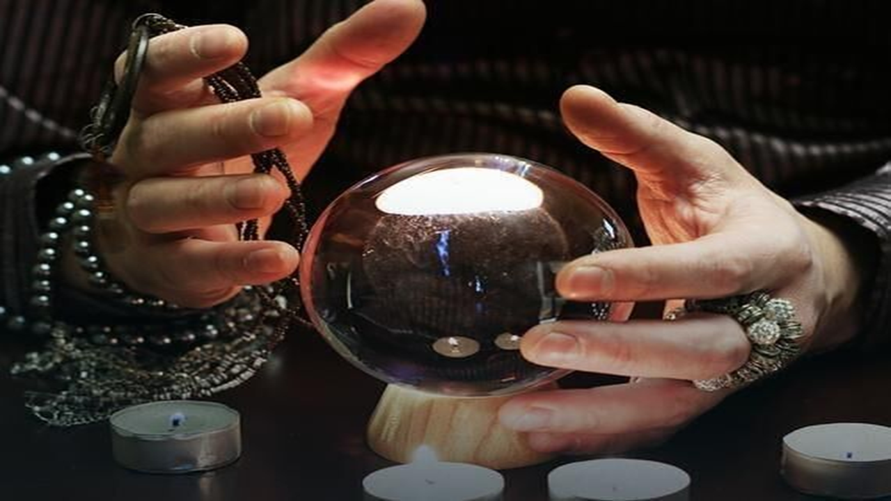 ساحران و سیاستمداران از عصر ریگان تا امروز