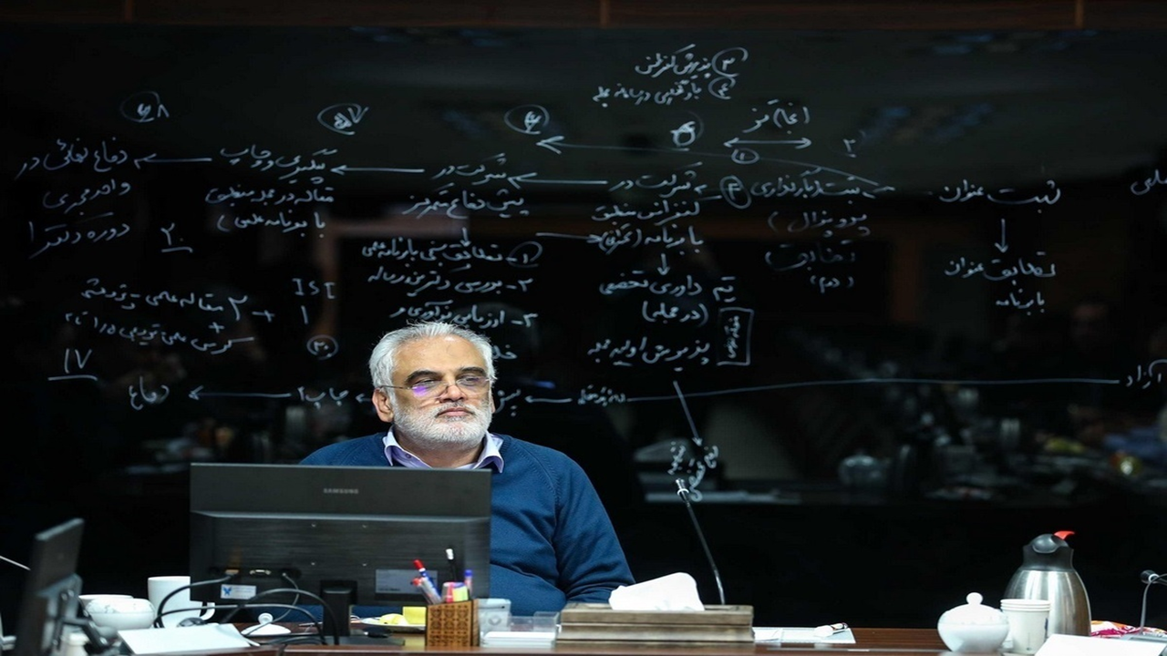 استاد نمونهای که همیشه منتظر خمپاره بود استاد نمونهای که همیشه منتظر خمپاره بود