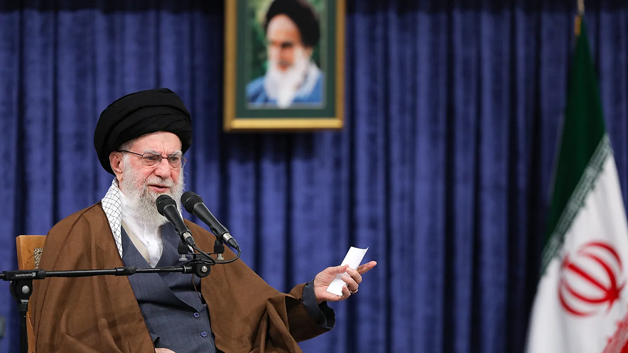 دست ترامپ در برابر آیت الله خامنه‌ای رو است