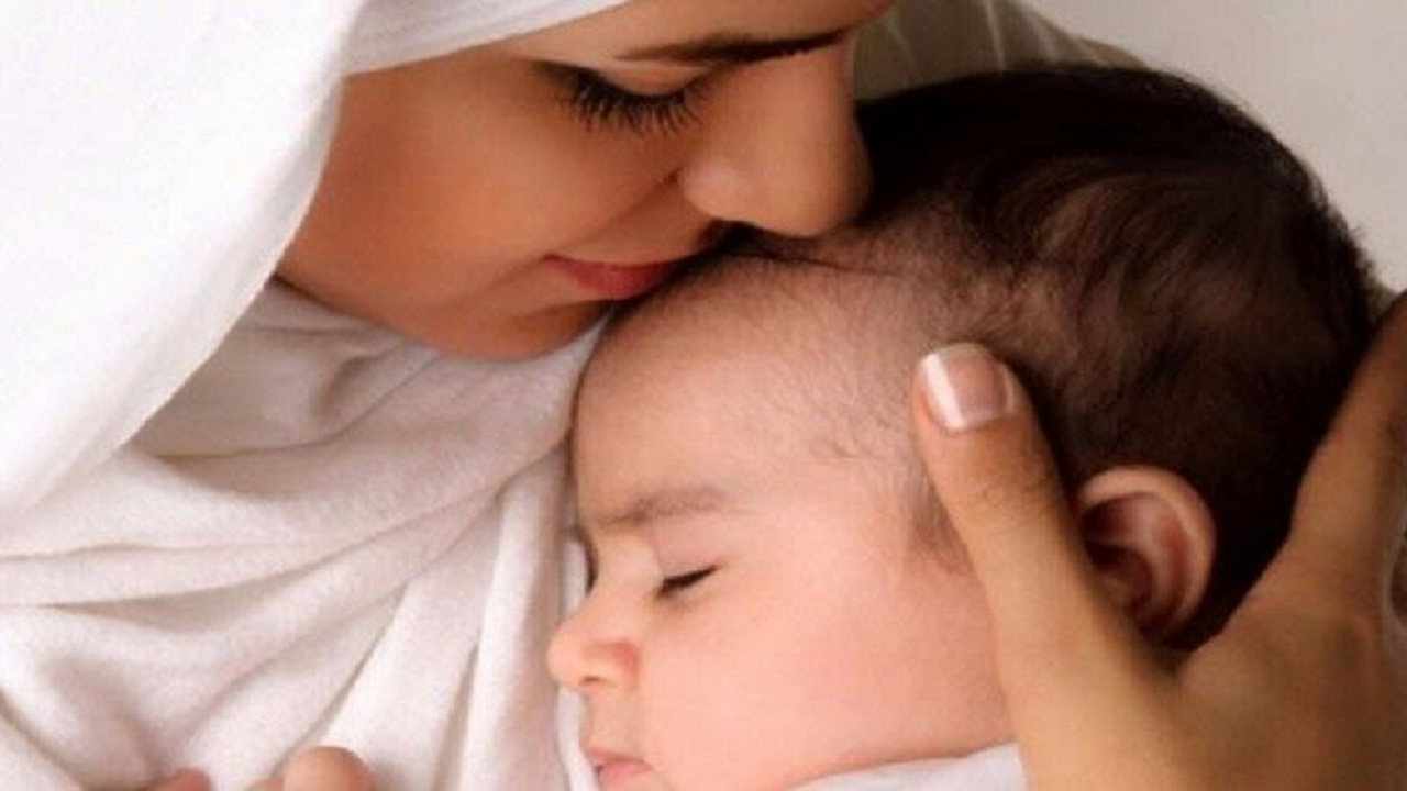 احساس ناکافی‌بودن در مادران طبیعی است؛ مادر ایده‌آل وجود ندارد
