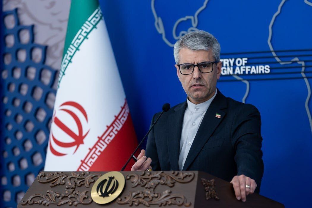 بقایی: ایران به دریافت هزینه تردد از تنگه هرمز ادامه خواهد داد+ فیلم