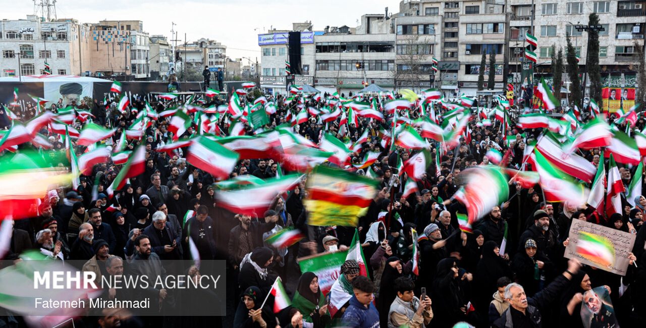آغاز اجتماع بزرگ «دختران جان‌فدای ایران» در تهران