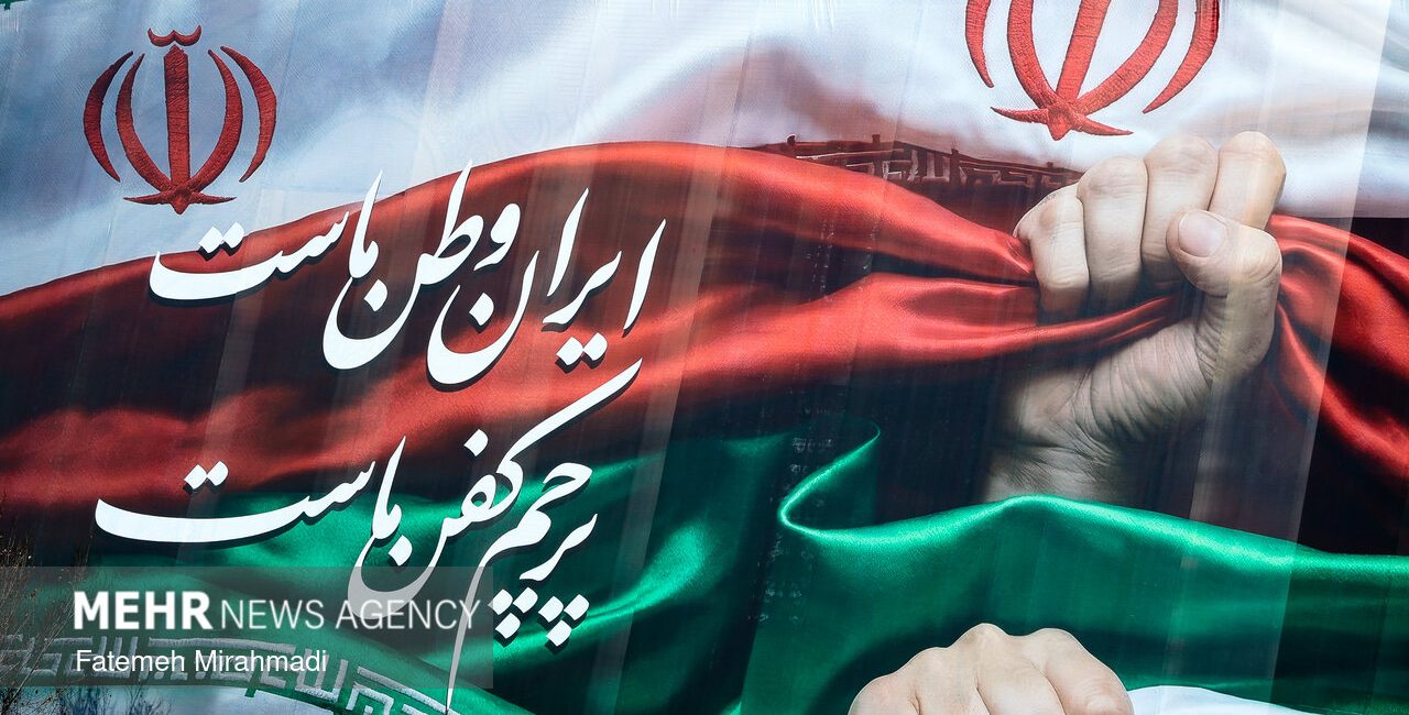 «پویش پرچم»، حرکتی خودجوش برای تقویت هویت ملی یا بازیچه دست سیاست؟