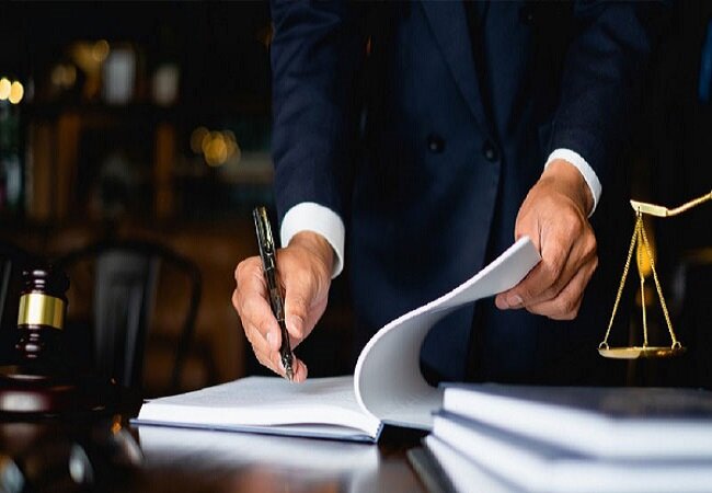 قانون ثبت رسمی بر زمین ماند؛ مقاومت سردفتران یا ضعف زیرساخت؟