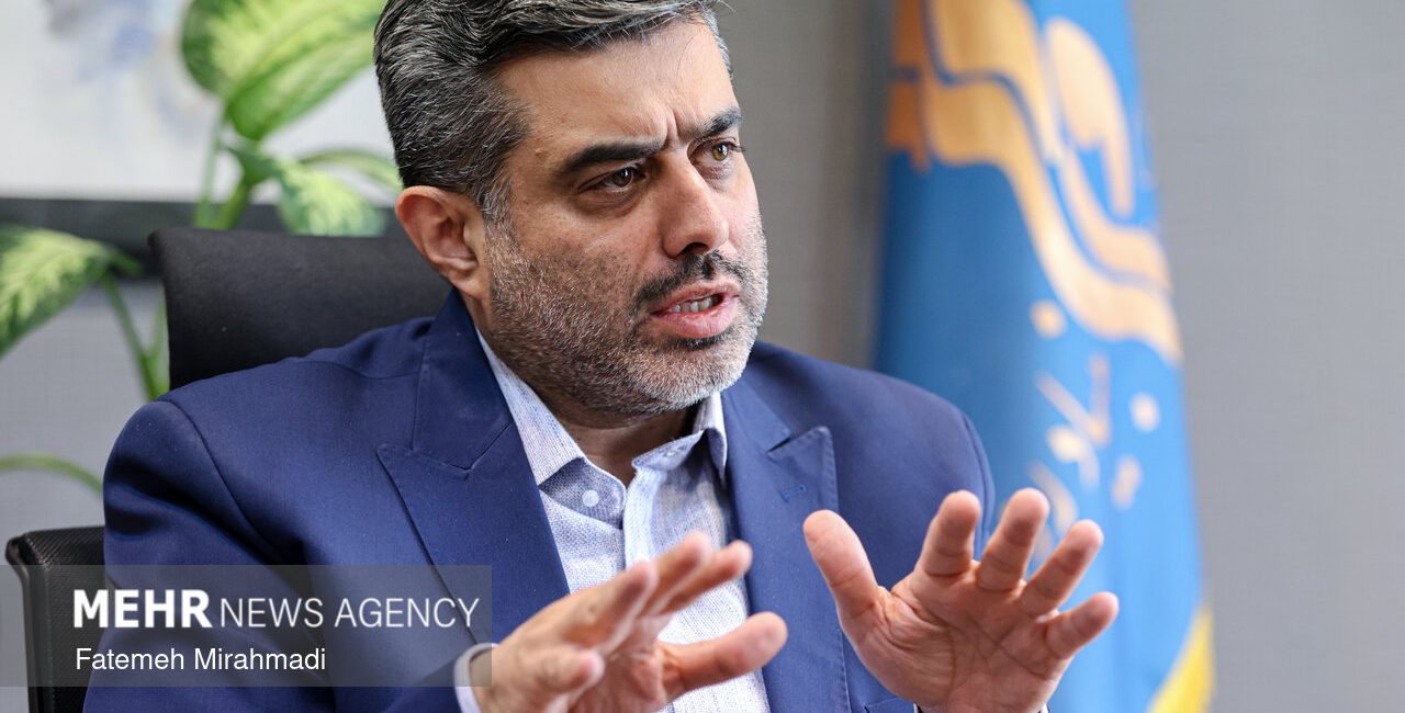 روایت آقای مدیر از «شوک‌های بزرگ»؛ هنرمندان را با عملکردشان قضاوت کنیم