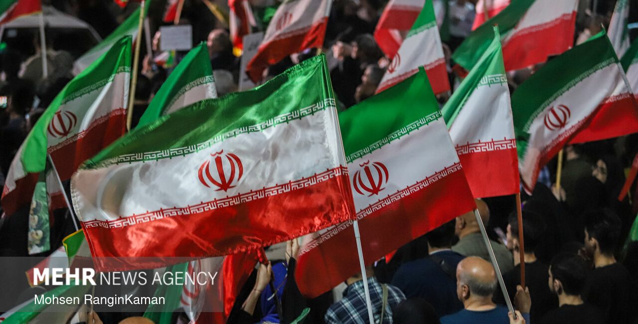وقتی همه پای کار وطن هستند؛ کدام خوانندگان در میدان خواندند؟