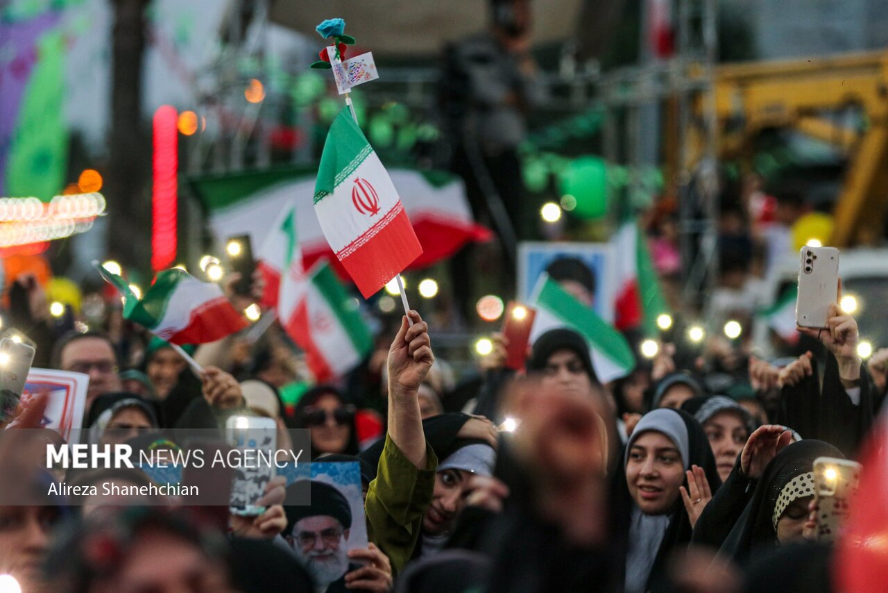 با پرچم ایران به مهمانی غدیر بیایید؛ این مراسم برای همه است