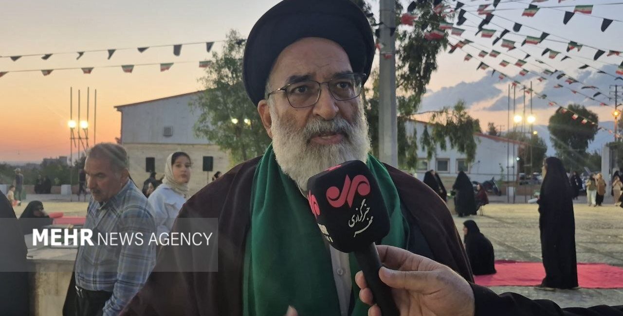 حجت الاسلام محمودی: شهدای ۱۵ خرداد غریبانه شهید و دفن شدند