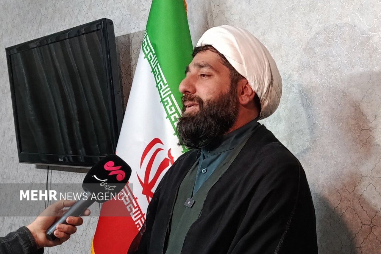 ابلاغ پیام رهبر انقلاب به خانواده‌های شهدای مدرسه شجره طیبه میناب