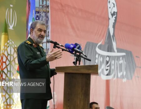 رضایی: انتقام پرونده جدید جنگ تحمیلی است؛ همراهی مردم سرمایه اصلی کشور