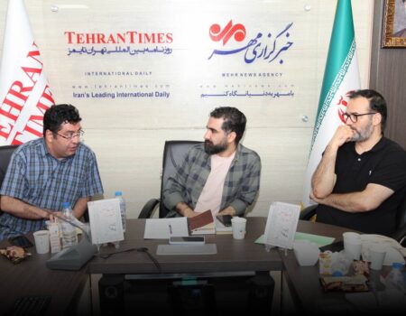 رمان عاشورا بدون پژوهش تاریخی، به تحریف می‌رسد
